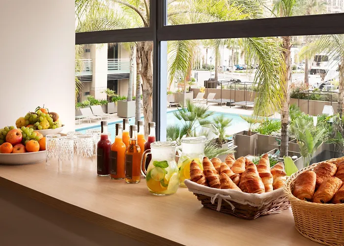 Otel Riviera Marriott La Porte De Monaco