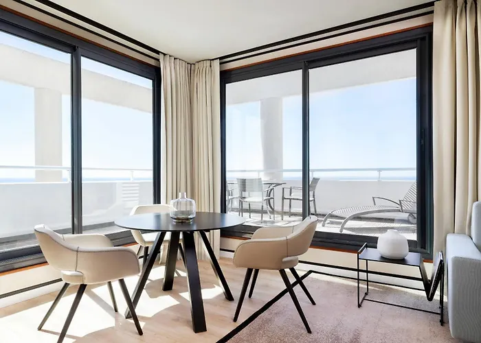 Riviera Marriott La Porte De Monaco Otel